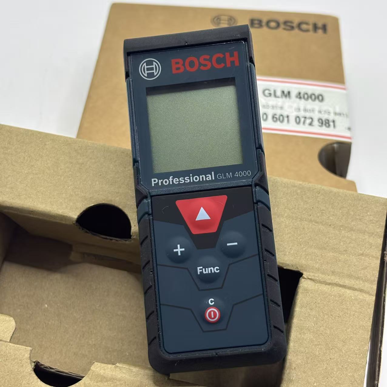 Laser Distance Measure - Télémètre laser numérique BOSCH GLM 4000,