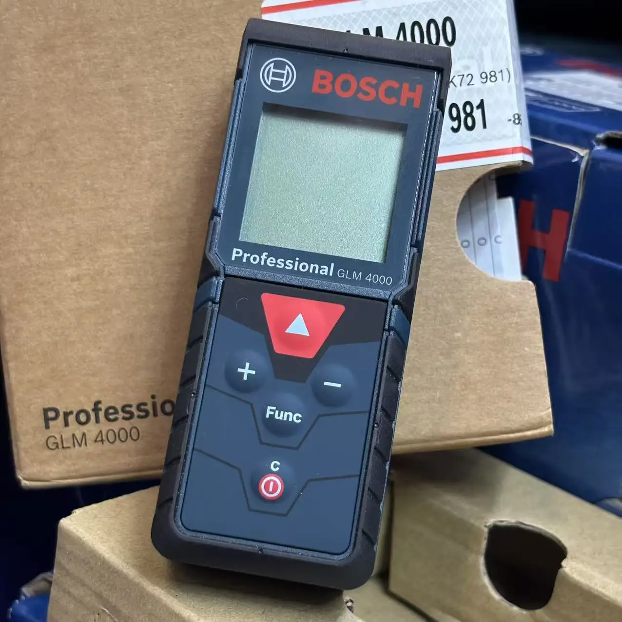 BOSCH GLM 4000 Télémètre laser - Laser Distance Measure avis et prix